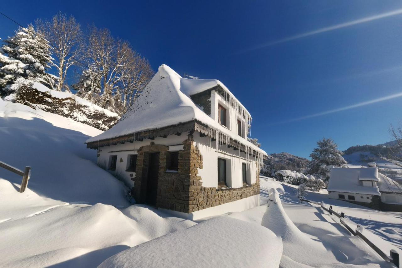 Chalet Avec Vue Panoramique Sur Le Plomb Du Cantal Βίλα Saint-Jacques-des-Blats Εξωτερικό φωτογραφία